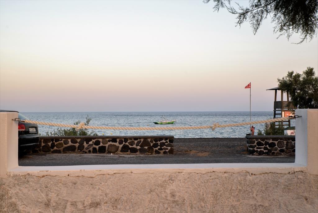 פריבולוס Villa George Santorini חדר תמונה